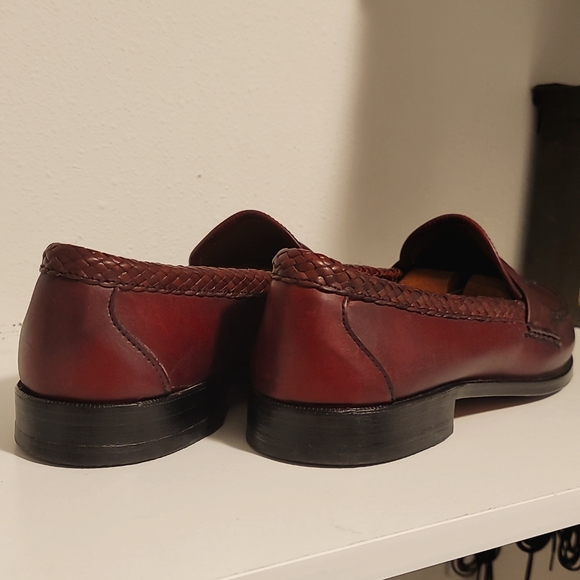 Allen Edmonds Rye, NY - Picture 6 of 9